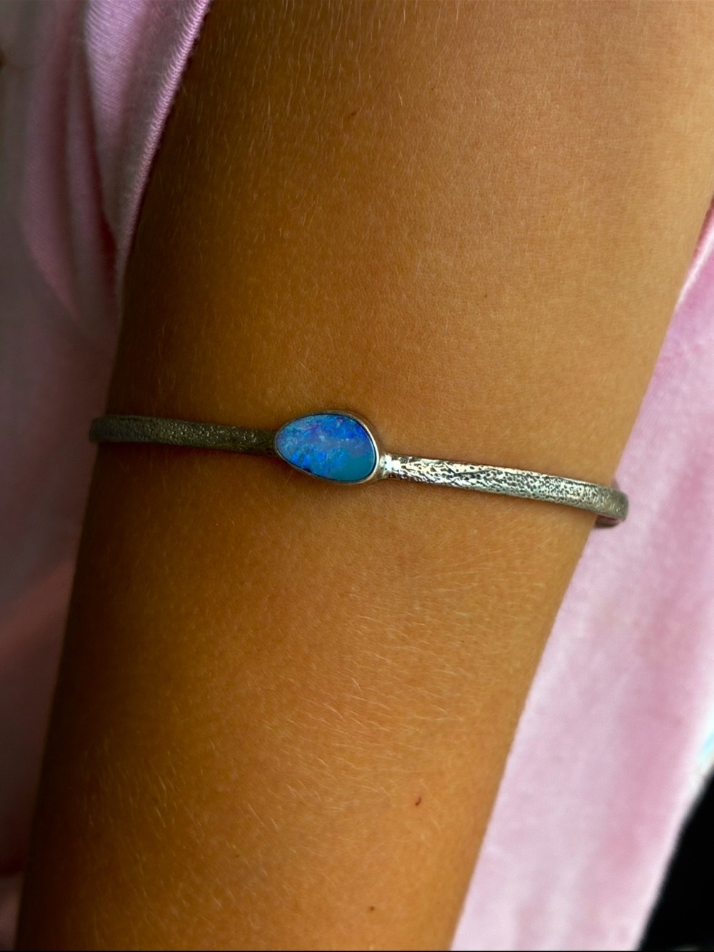 Hawaiian Solid sterling genuine opal bangle
Bracelet - Picture 2 of 6